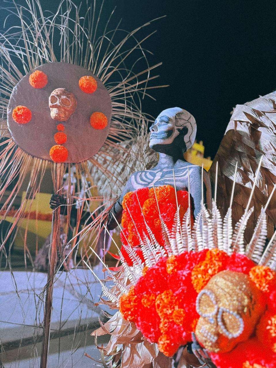 Desfile nocturno de Día de Muertos
